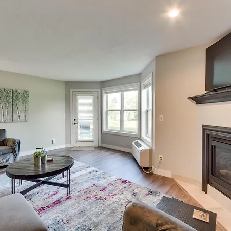 Lakefront Birchwood Condo With Pool And Hot Tub!